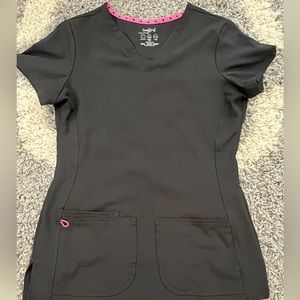 Woman’s heartsoul 3 pocket scrub top